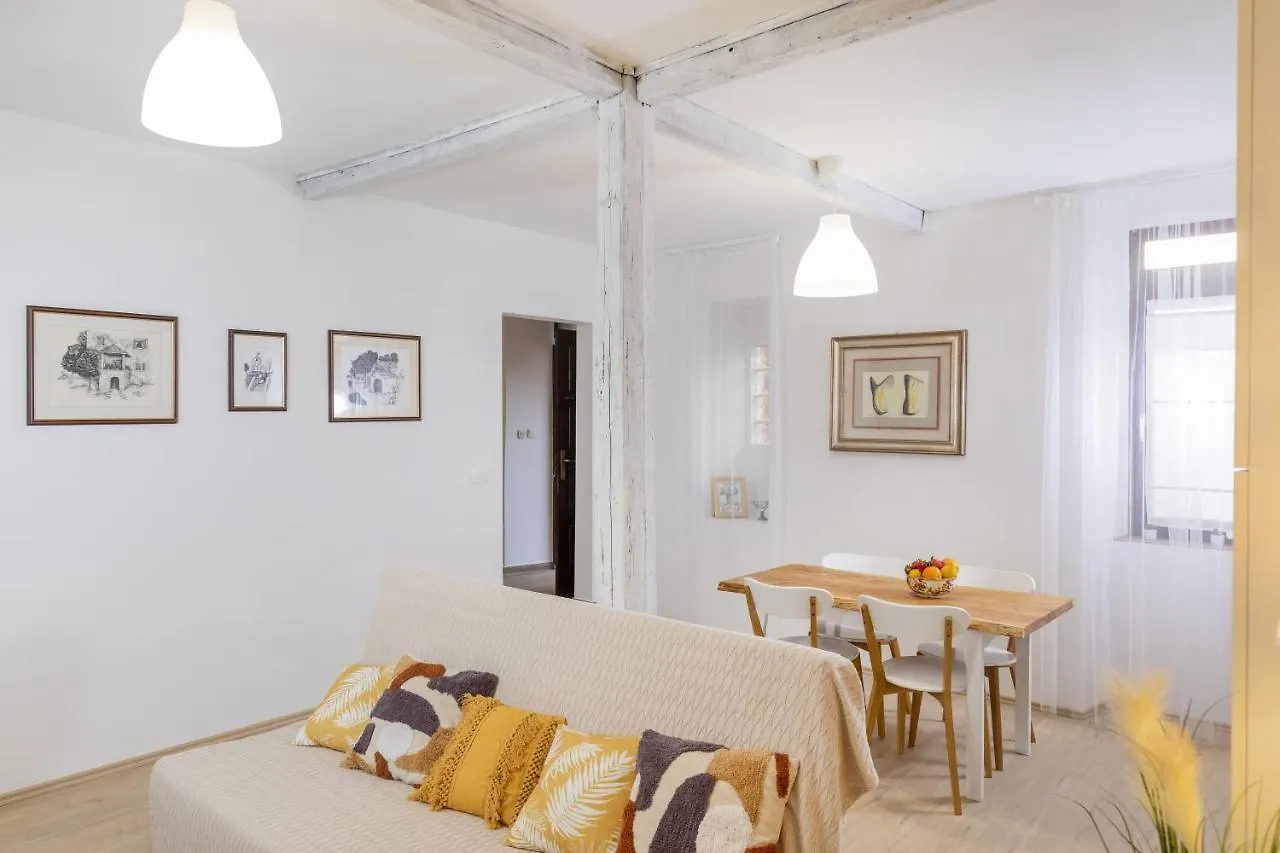 Apartments Mario Pula